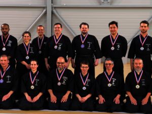 Championnat de France Iaido 2025 - Photo de groupe des médaillés individuels