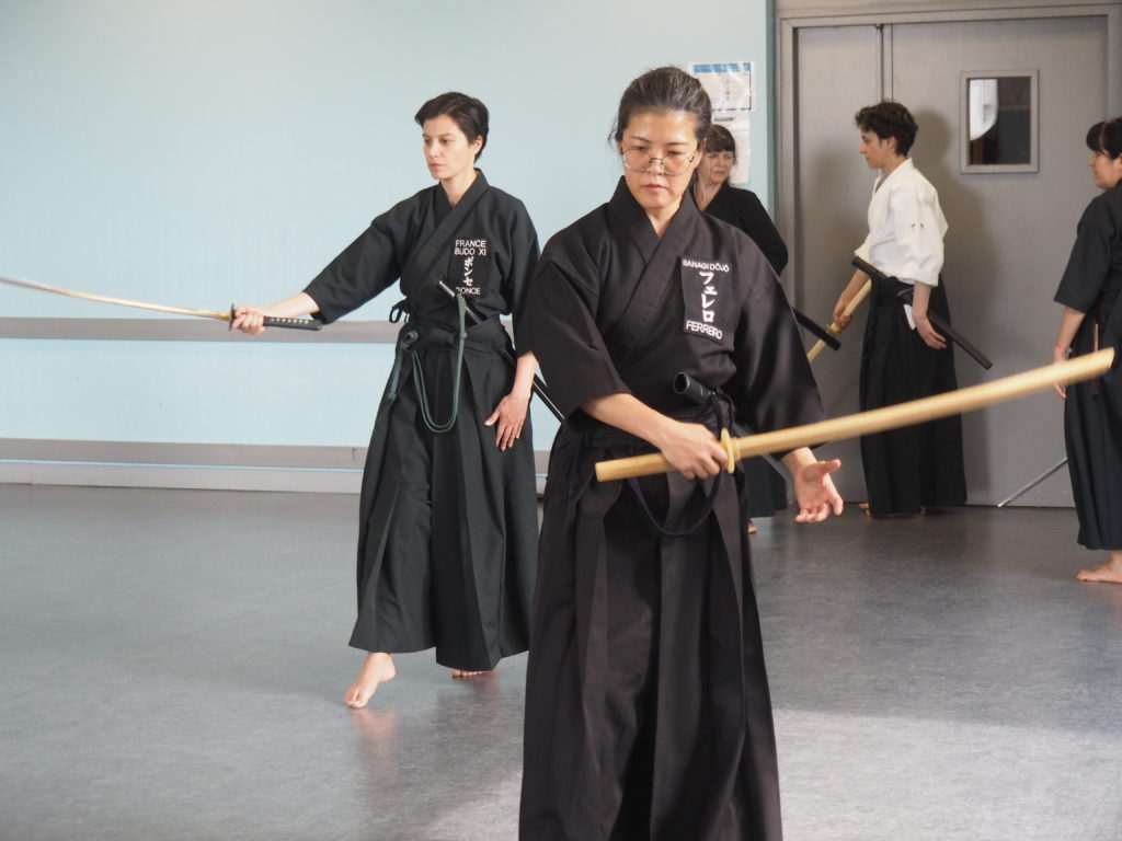 Le stage de Iaido féminin a abordé de nombreux thèmes comme la posture, llinckisivité...